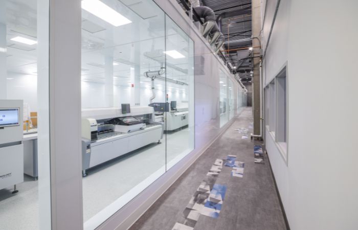 _CLASS 10,000 CLEAN ROOM FOR SMT MANUFACTURING IN A SEMICONDUCTOR FAB (1)