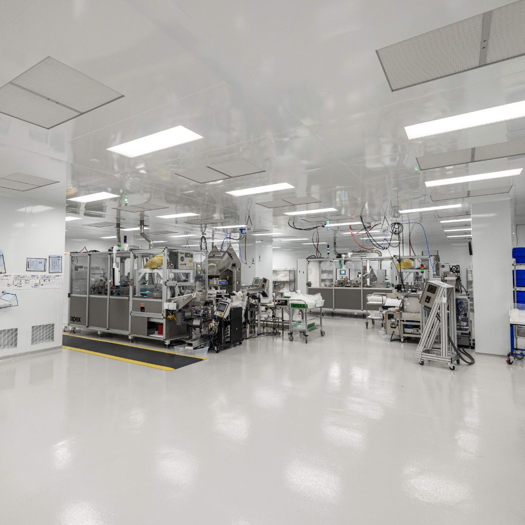 Medical Device Manufacturing Clean Room (2)